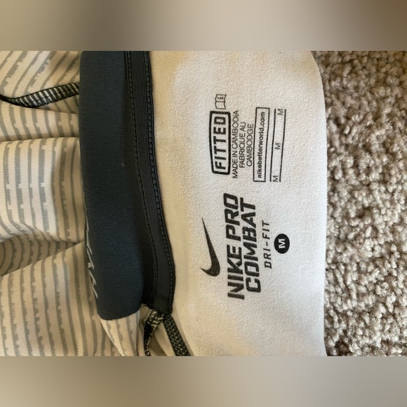 Nike | Pro Combat Thermal Shirt | M - Picture 5 of 6